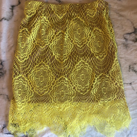 Two Piece Lace Set - Picture 2 of 3